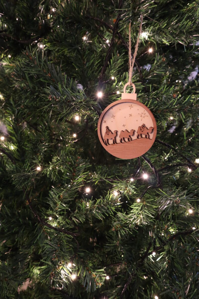 Kerstbal | kamelen en stal - Afbeelding 3